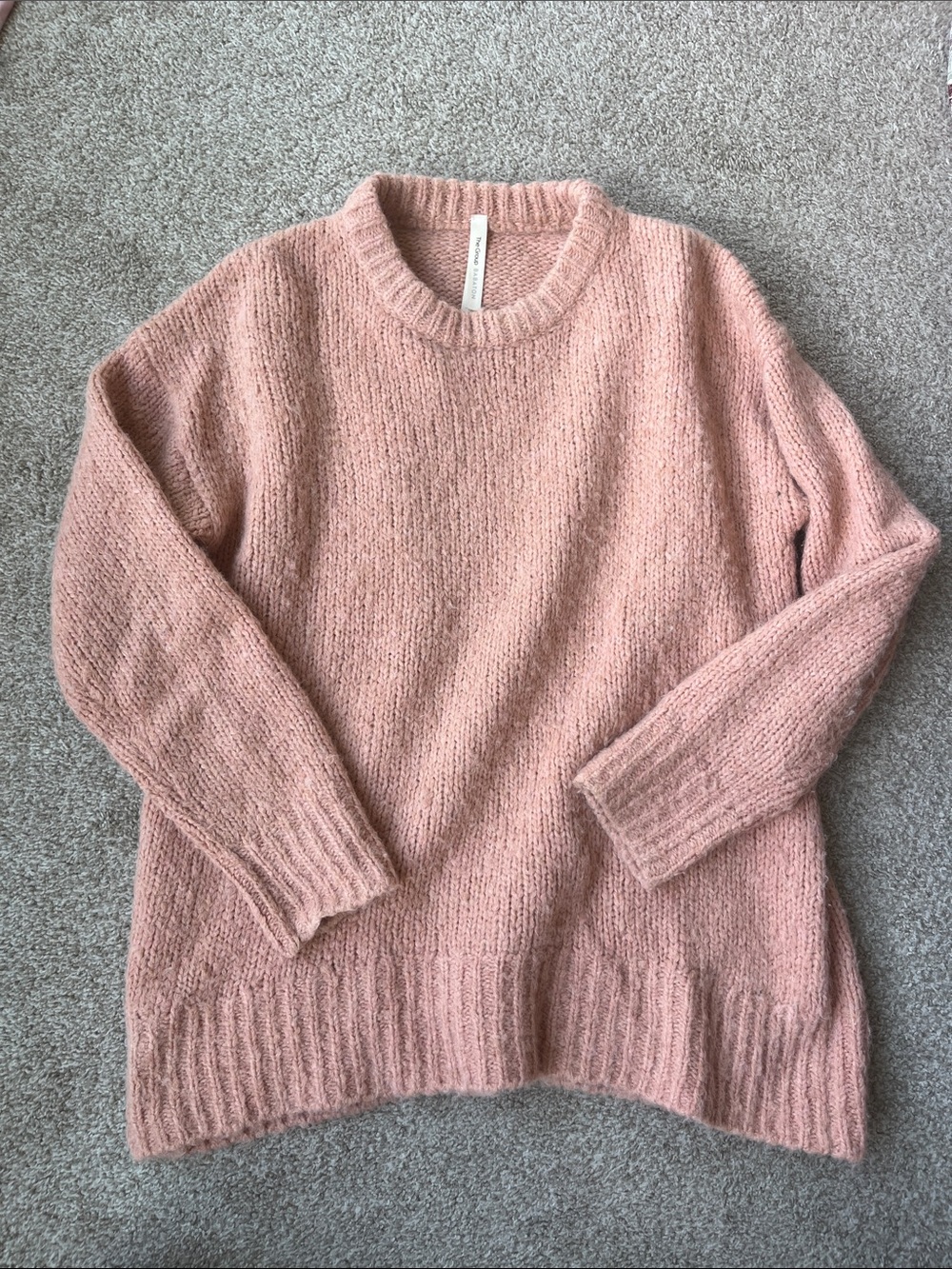 Babaton Soft Rose Crewneck Sweater